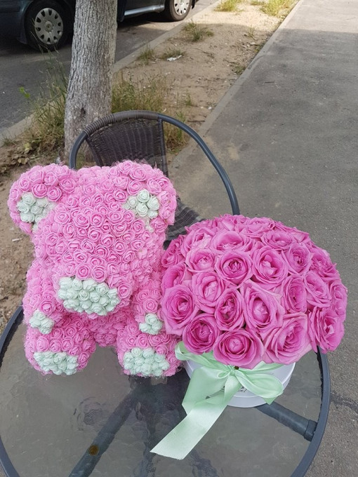 Cutie cu trandafiri roz si ursulet handmade