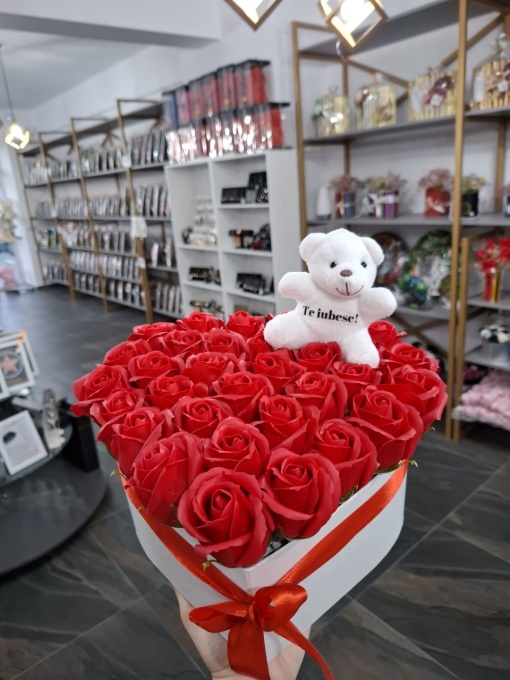 Cutie Inimă cu Trandafiri din Spumă de Săpun și Ursuleț „Te Iubesc”