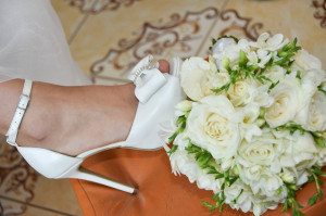 Buchet mireasa frezii albe