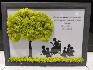 tablou-cu-licheni-o-educatoare