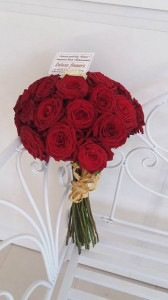 Buchet clasic cu 27 de trandafiri