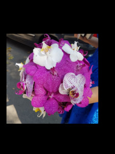 Buchet cu orhidee phalaenopsis mov