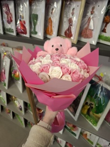 Buchet ursuleti si trandafiri