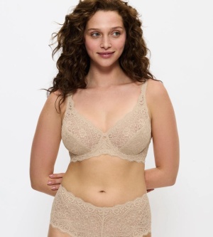 Sutien cu armătură din dantelă florală, Triumph Amourette W Bej
