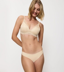 Chilot tanga din dantelă delicată, Triumph Pretty Micro String - Img 3