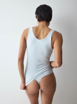 Maieu din Modal invizibilă cu bretele late, Triumph Feel of Modal Tank Top Gri - Img 2