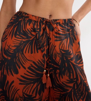 Pantaloni lungi evazați din satin, Triumph Summer Satin Trousers Maro - Img 3