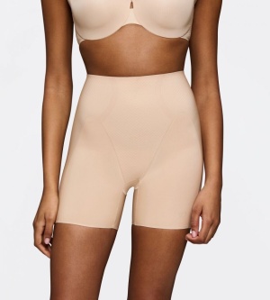 Pantaloni modelatori Triumph Body Make-Up Illusion Curve HW Short Bej - Img 3