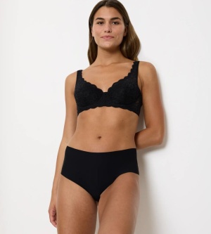 Sutien cu armătură și cupe buretate, din dantelă florală iconică, Triumph Amourette WHP Negru - Img 4