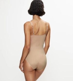 Triumph True Shape Sensation BSW Bej, Body modelator cu armătură, siluetă sculptată, efect invizibil - Img 2