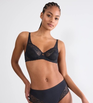 Sutien cu armătură, fără burete, Triumph Amourette Graphic W Negru