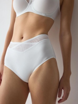 Chilot modelator cu talie înaltă, fără cusături vizibile, Triumph True Shape Sensation Maxi Alb - Img 3