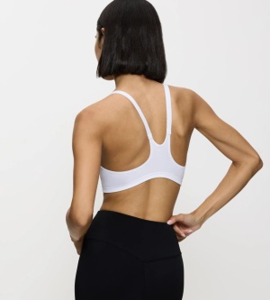 Sutien sport Triumph Triaction Fitness F Alb cu susținere medie din material respirabil, deschidere în față - Img 2