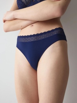 Chiloți string din modal, Triumph Feel of Modal String Bleumarin - Img 3