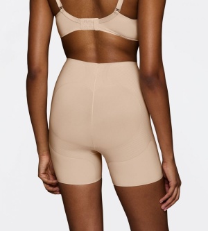 Pantaloni modelatori Triumph Body Make-Up Illusion Curve HW Short Bej - Img 4