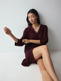 Cămașă de noapte din viscoză, Triumph Amourette Jacquard NDW Bordo - Img 4