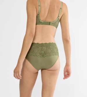 Chilot din dantelă cu talie înaltă, Triumph Amourette Maxi Verde - Img 2