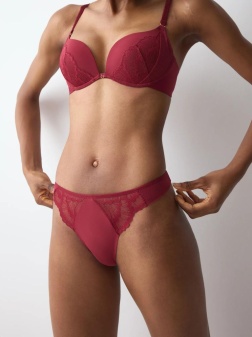 Chilot tanga din dantelă, Triumph Love in Lace String Bordo