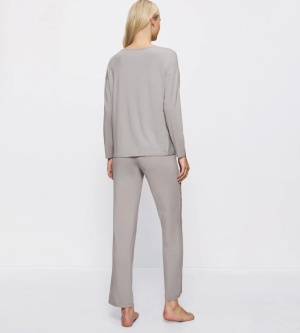 Pijama lungă din modal cu dantelă, Triumph Timeless Sensuality PK LSL Gri - Img 2