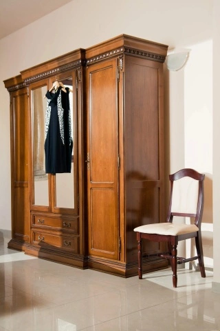 Dulap dormitor Donatello Classic Stil 3 usi si 2 sertare, furnir nuc, 182 x 67 x 218 cm - Img 2