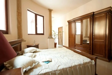 Dulap dormitor Donatello Classic Stil 3 usi si 2 sertare, furnir nuc, 182 x 67 x 218 cm - Img 6