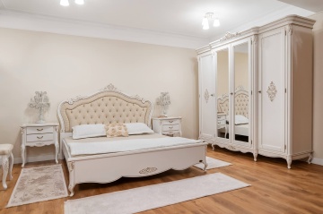 Dulap Monalisa Classic Stil cu 4 usi, finisaj vopsit alb cu patina aurie, 235.5 x 68.4 x H 237.5 cm - Img 4