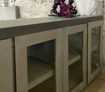 Bufet cu vitrina Alaska, 4 usi, lemn masiv stejar + microciment, 183 x 46 x 81 cm - Img 2