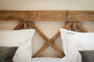 Pat lemn masiv pin model Xenopol, grinzi solide rustice, 140 cm, 160 cm, 180 cm sau 200 x 200 cm - Img 2