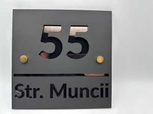 Numar de casa V1 Negru Satinat / Bronz Oglinda 20 x 20 cm , 2 distantieri