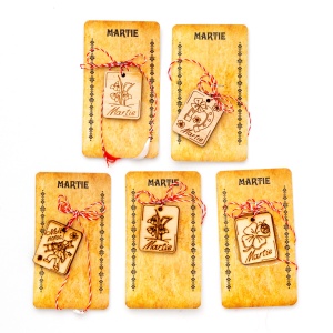 Martisor lemn gravat, set 10 buc