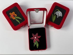 Martisor Quilling in cutie catifea