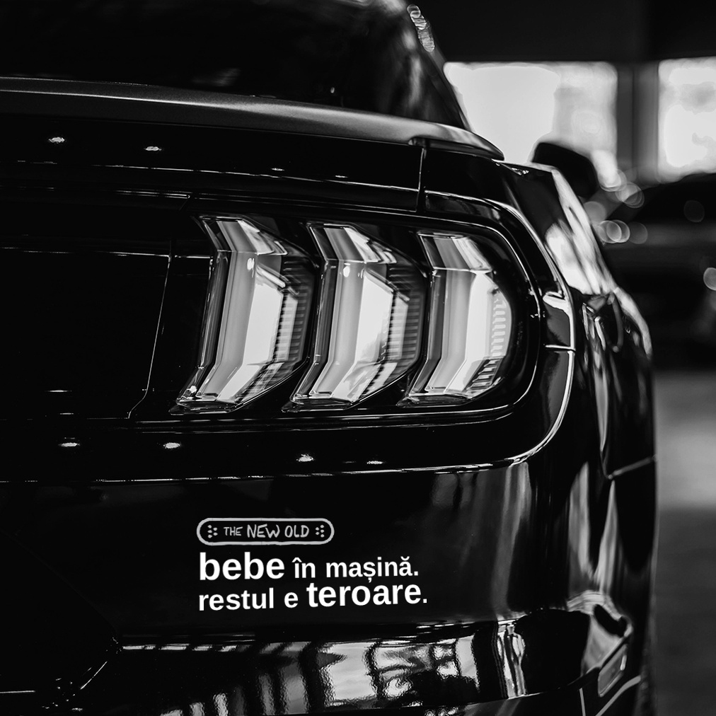 „bebe în mașină. restul e teroare.” / bumper sticker auto (Culoare: Alb)