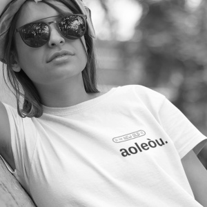 "aoleòu." / tricou alb unisex