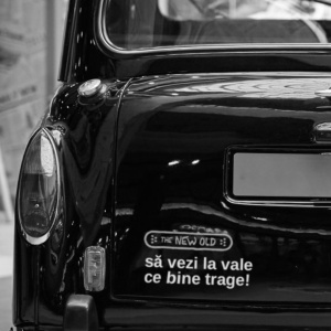 „sa vezi la vale ce bine trage!” / bumper sticker auto