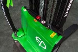 DS3-2700, TRANSPALET ELECTRIC CU CATARG MARCA "EP EQUIPMENT", INALTIME DE RIDICARE 2.700 MM, SARCINA MAX 1.500 KG - Img 4