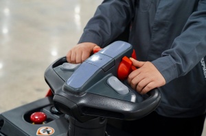 KPL201(H), TRANSPALET 2000 KG, RIDE-ON, CU PLATFORMA PENTRU OPERATOR - Img 3