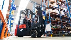 CPD18TVL, STIVUITOR ELECTRIC CU 3 ROTI, SARCINA MAX. 1800 KG, ACUMULATOR LI-ION - Img 6