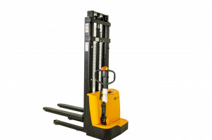 SE1025ME, STIVUITOR ELECTRIC, CAPACITATE 1.000 KG, INALTIME RIDICARE 2.500 MM, BASIC, MANETA ACTIONARE ELECTRICA - Img 1