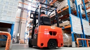 CPD20TVL, STIVUITOR ELECTRIC CU 3 ROTI, SARCINA MAX. 2000 KG, ACUMULATOR LI-ION - Img 5