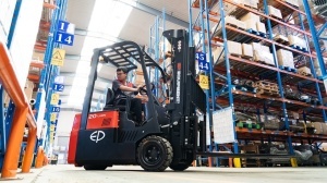 CPD20TVL, STIVUITOR ELECTRIC CU 3 ROTI, SARCINA MAX. 2000 KG, ACUMULATOR LI-ION - Img 6