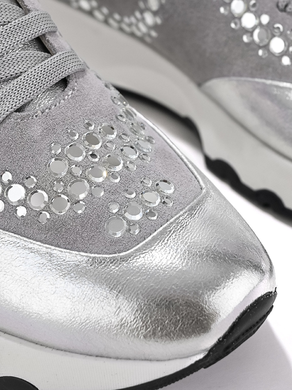 WOMEN'S SHOES MADE OF GENUINE LEATHER AND SUEDE DECORATED WITH