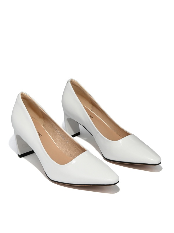 ДАМСКИ ОБУВКИ ОТ ЕСТЕСТВЕНА КОЖА С ЛАКОВО ПОКРИТИЕ В БЯЛ ЦВЯТ