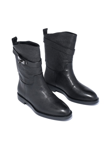 WOMEN'S BOOTS MADE OF GENUINE LEATHER WITH METAL DETAIL