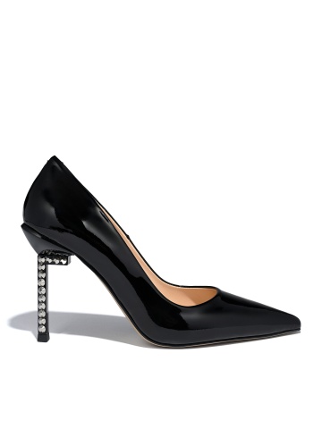 LADIES' ELEGANT SHOES MADE OF GENUINE LEATHER WITH LACQUERED COATING IN BLACK WITH A DECORATED HIGH THIN HEEL