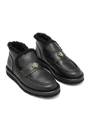 WOMEN'S BOOTS MADE OF GENUINE LEATHER IN BLACK WITH SOFT FLEECE AND DECORATIVE EMBLEM