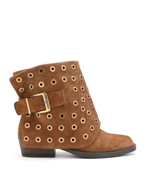 WOMEN'S BOOTS MADE OF NATURAL SUEDE IN BROWN COLOR DECORATED WITH METAL CAPS