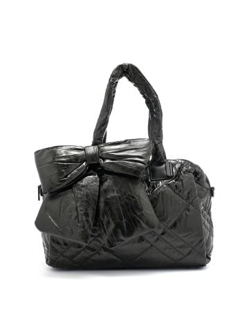 WOMEN'S QUILTED BAG IN BLACK WITH LARGE DECORATIVE RIBBON
