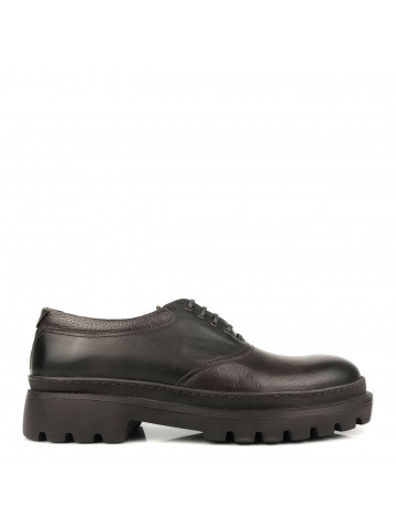 Men's casual shoes