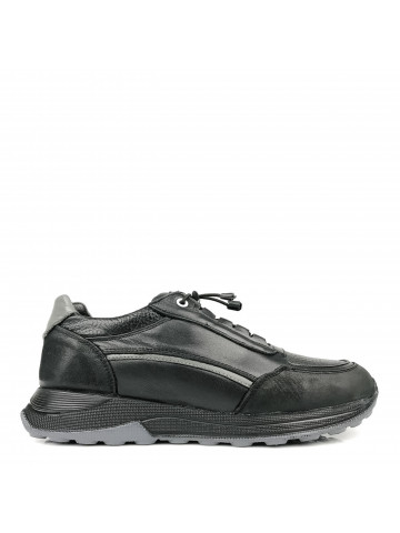 Men's sports shoes