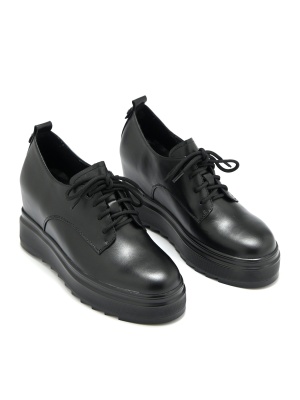 WOMEN'S SHOES MADE OF GENUINE LEATHER IN BLACK WITH INTERNAL PLATFORM